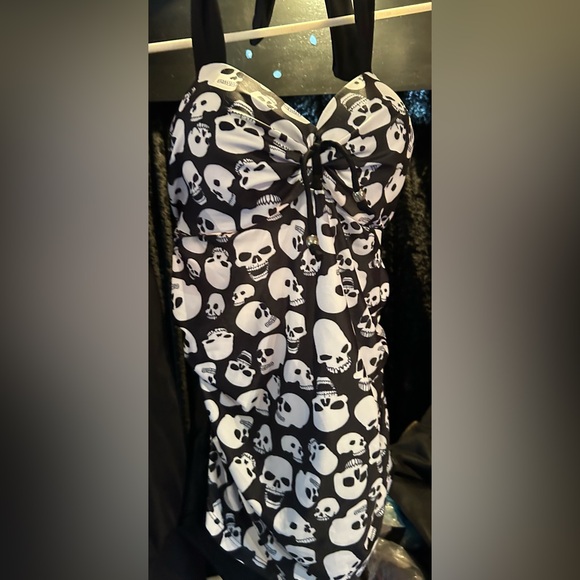Hot topic xxl skull bathing suit swimwear goth punk one piece - Picture 4 of 8
